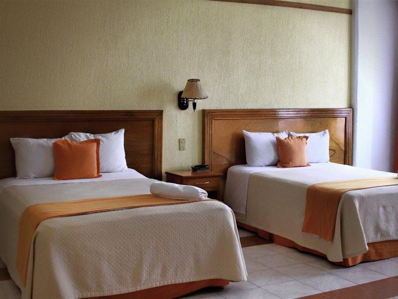 Hotel Baez Carrizal ビジャエルモッサ エクステリア 写真