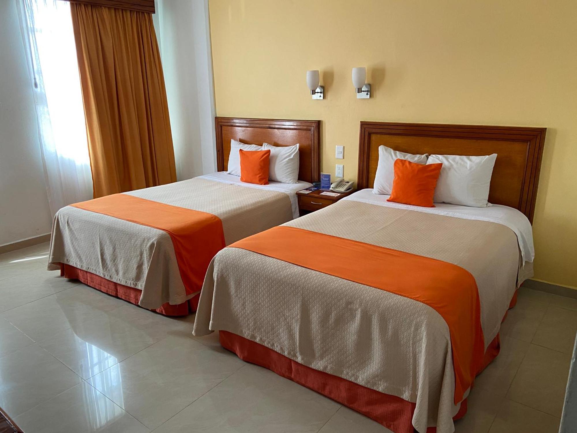 Hotel Baez Carrizal ビジャエルモッサ エクステリア 写真