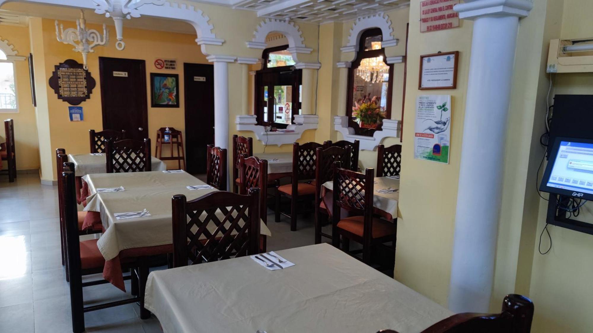 Hotel Baez Carrizal ビジャエルモッサ エクステリア 写真
