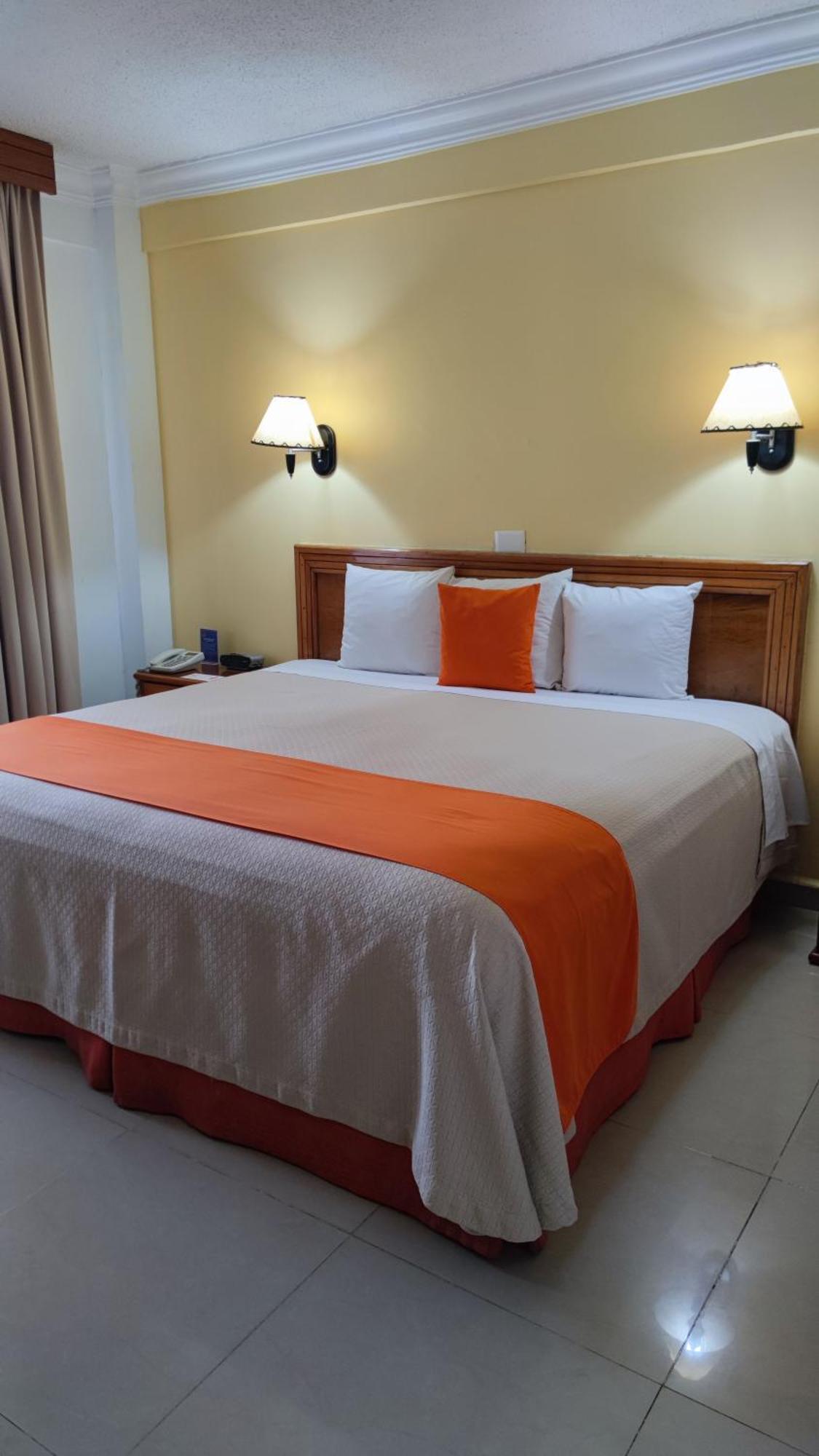 Hotel Baez Carrizal ビジャエルモッサ エクステリア 写真