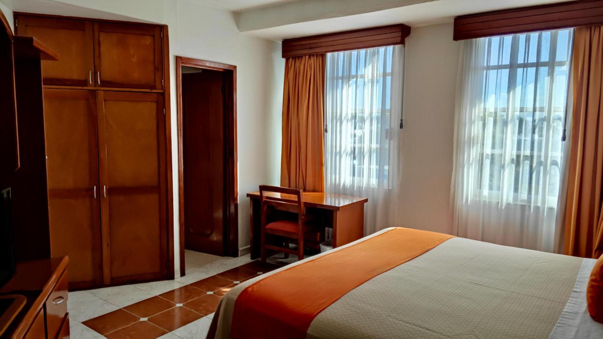 Hotel Baez Carrizal ビジャエルモッサ エクステリア 写真