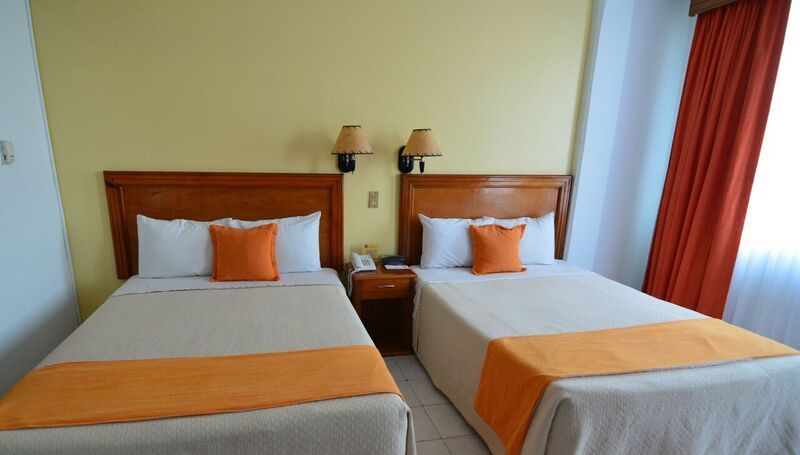 Hotel Baez Carrizal ビジャエルモッサ エクステリア 写真