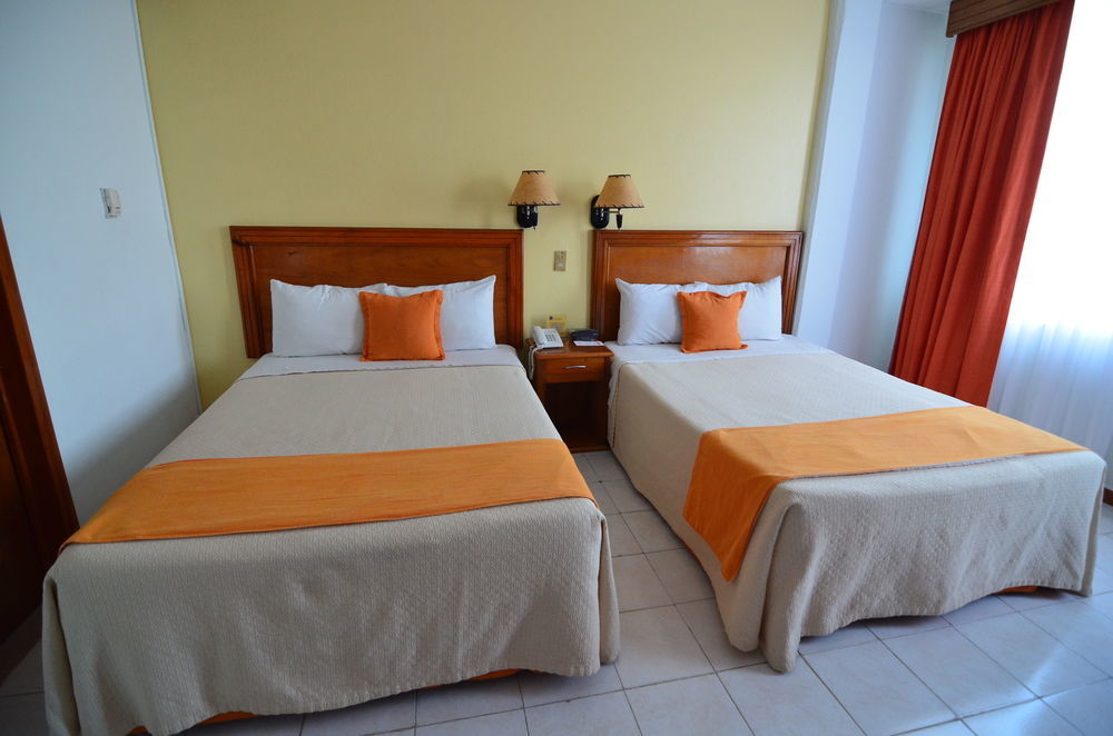 Hotel Baez Carrizal ビジャエルモッサ エクステリア 写真