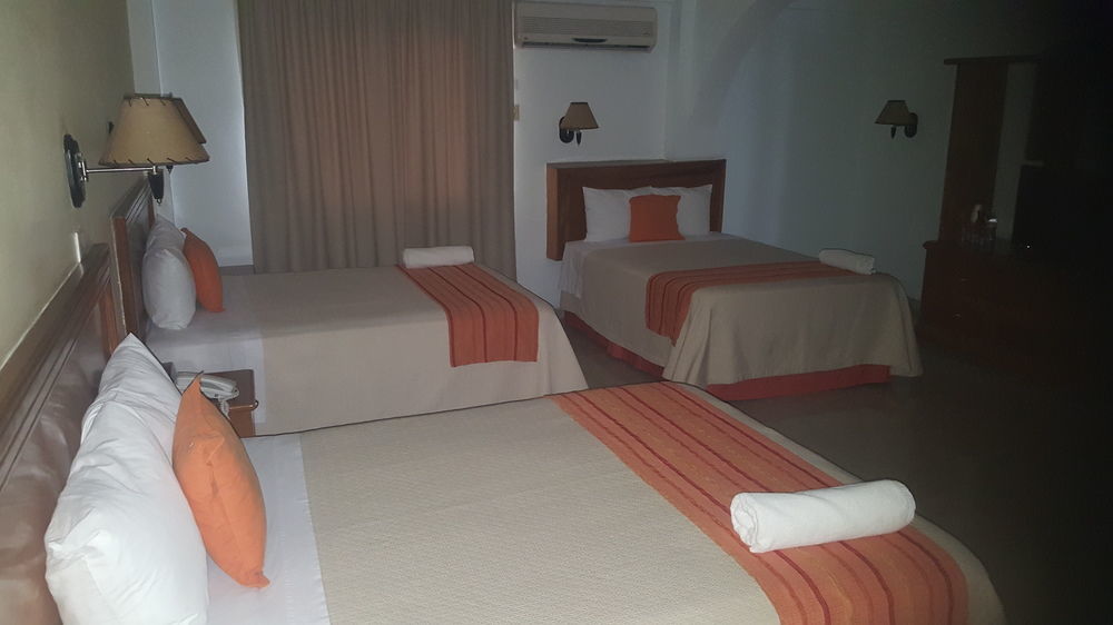 Hotel Baez Carrizal ビジャエルモッサ エクステリア 写真